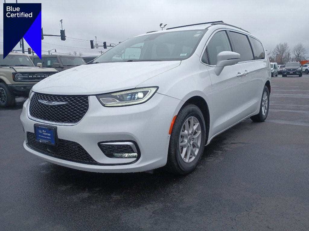 Used 2022 Chrysler Pacifica Touring-L w/ Uconnect Theater Family Group image 1