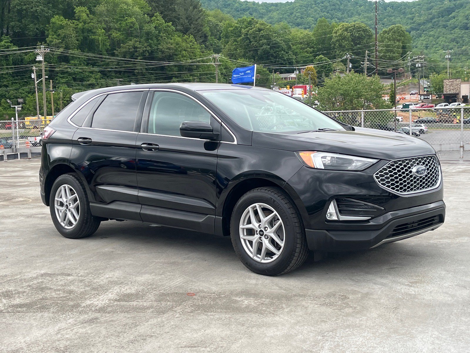 Certified 2023 Ford Edge SEL w/ Convenience Package AWD/4WD image 1