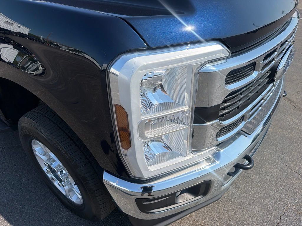 Certified 2025 Ford F250 XLT AWD/4WD image 15