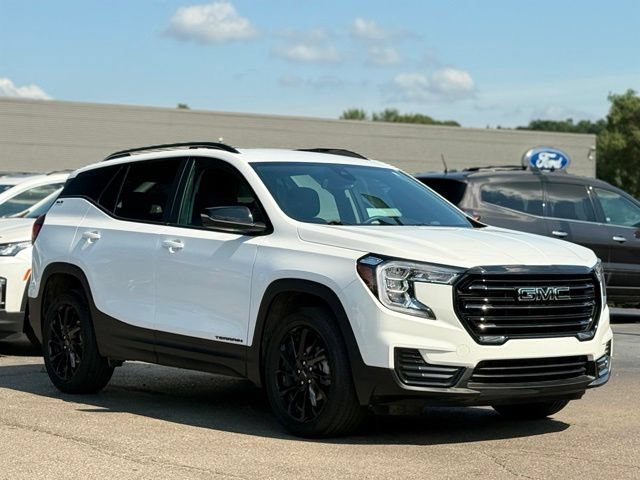 Used 2024 GMC Terrain SLE w/ Driver Convenience Package AWD/4WD image 31