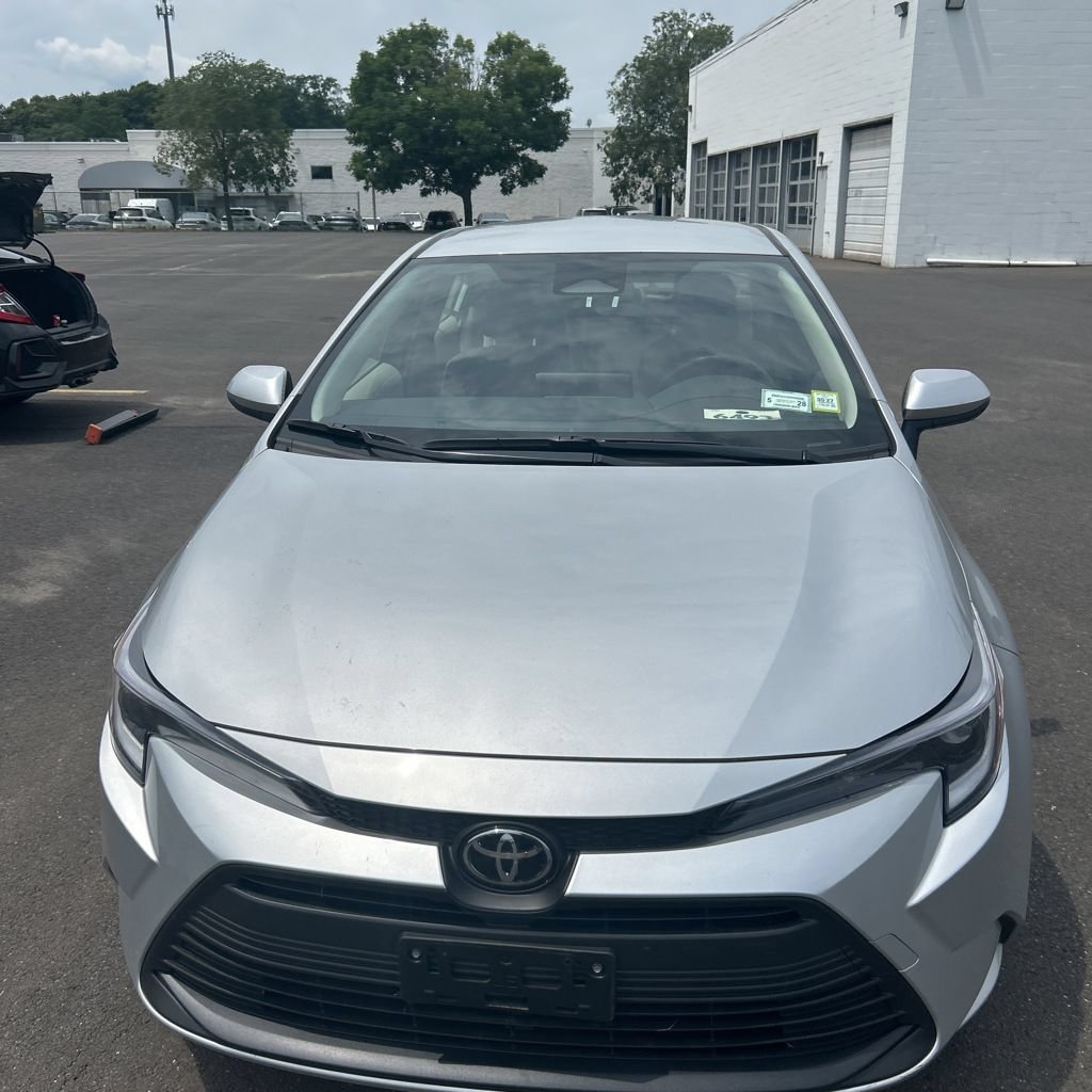 Used 2026 Toyota Corolla LE w/ LE Premium Package AWD/4WD image 2
