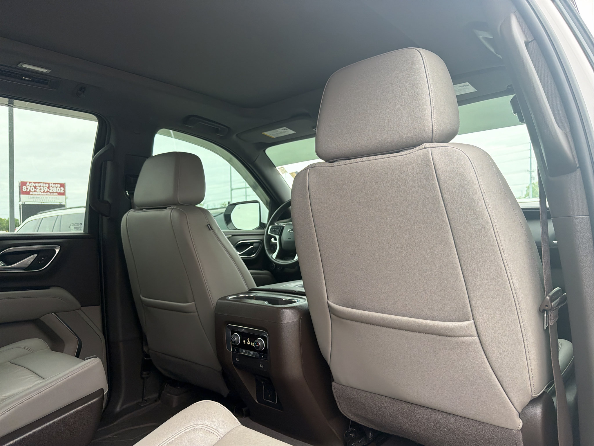 Used 2022 Chevrolet Tahoe Z71 w/ Off-Road Capability Package AWD/4WD image 18