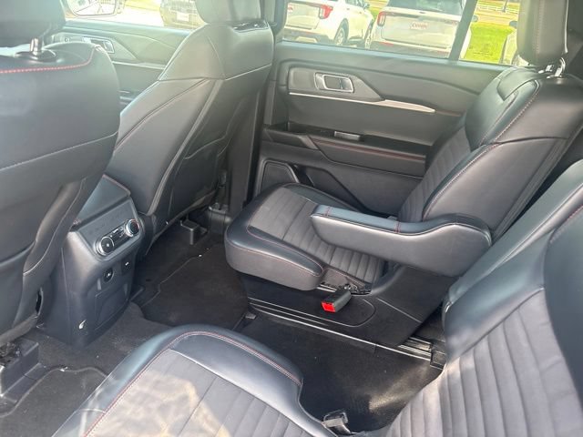 Certified 2025 Ford Explorer ST-Line AWD/4WD image 15