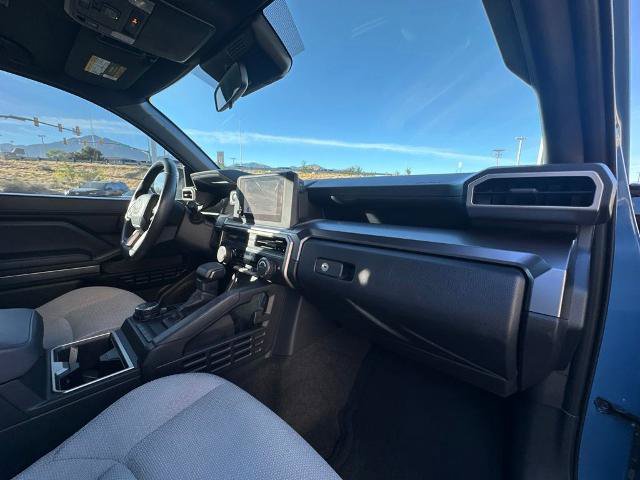 Used 2025 Toyota 4Runner SR5 AWD/4WD image 29