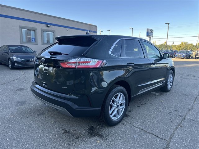 Certified 2022 Ford Edge SEL w/ Convenience Package image 3