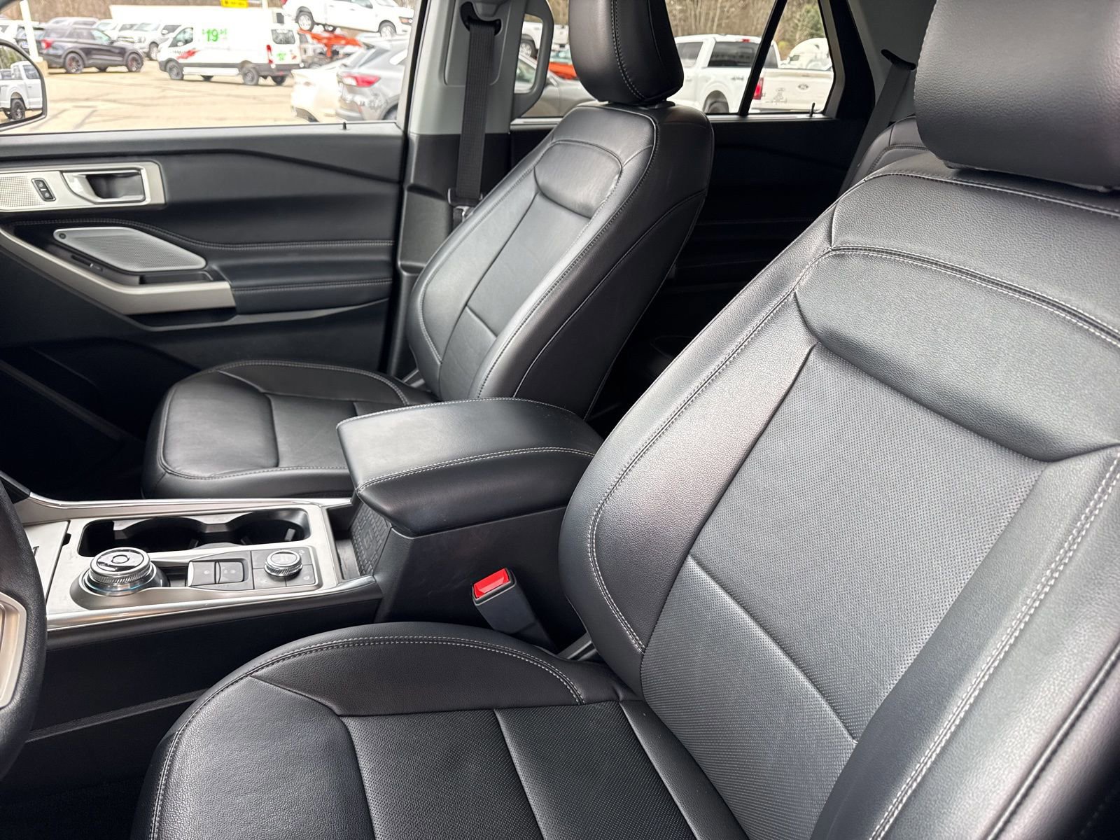 Certified 2024 Ford Explorer Limited w/ Limited Technology Package image 25