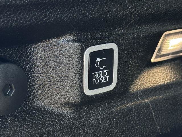 Used 2025 Jeep Grand Cherokee L Limited RWD image 7
