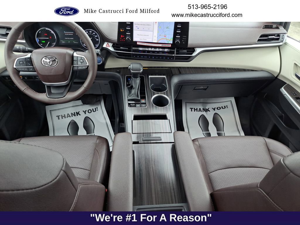 Used 2024 Toyota Sienna Platinum image 10
