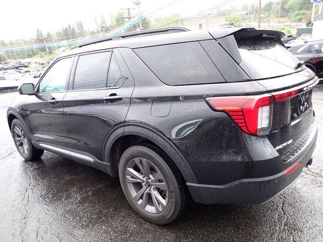 Certified 2025 Ford Explorer Active w/ Active Comfort Package AWD/4WD image 5