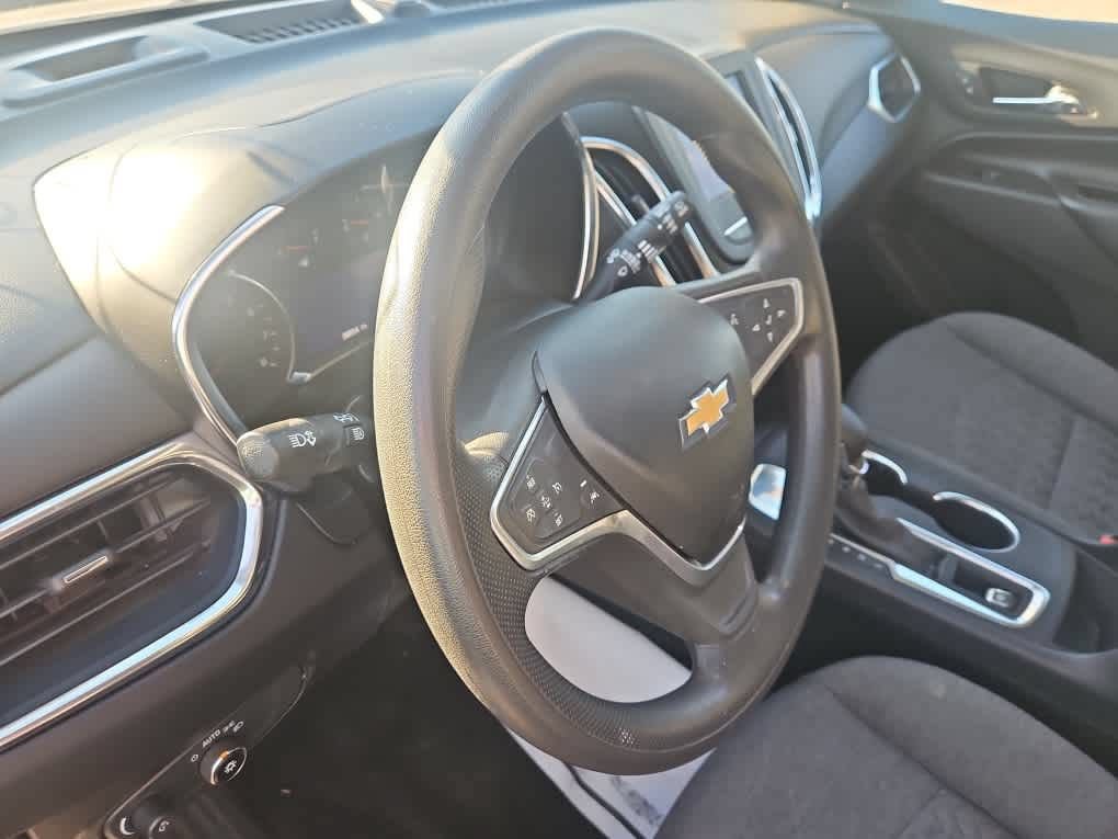 Used 2022 Chevrolet Equinox LT FWD image 2