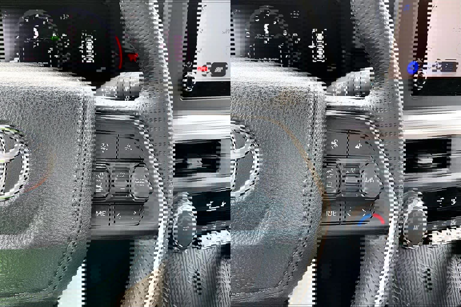 Used 2025 Toyota 4Runner SR5 image 24