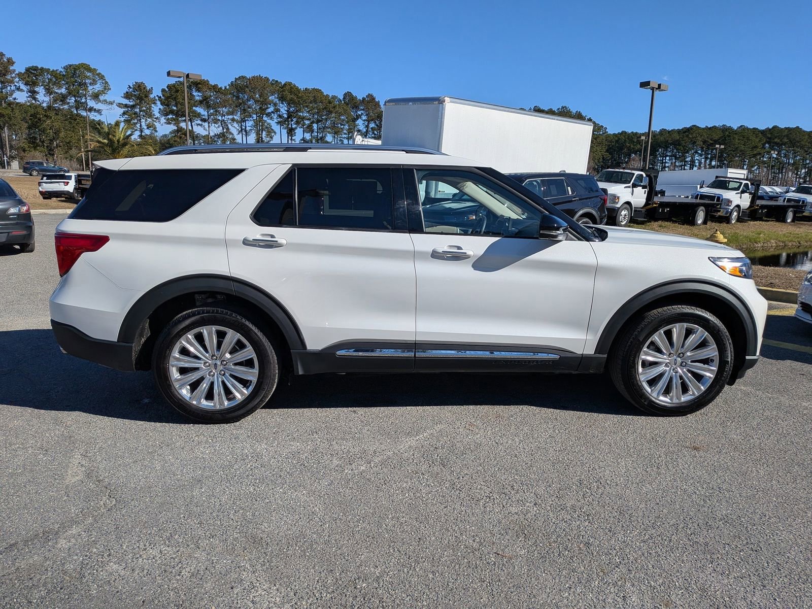 Certified 2023 Ford Explorer Limited w/ Limited Technology Package image 4