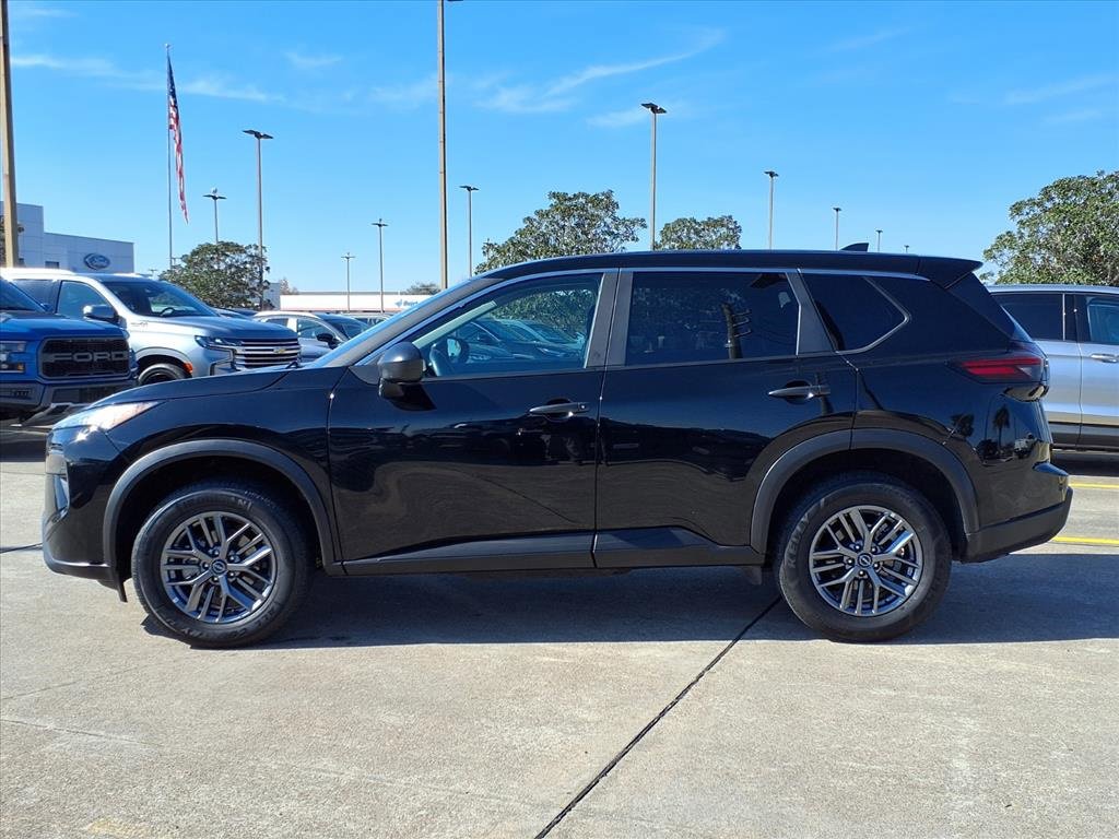 Used 2024 Nissan Rogue S image 3