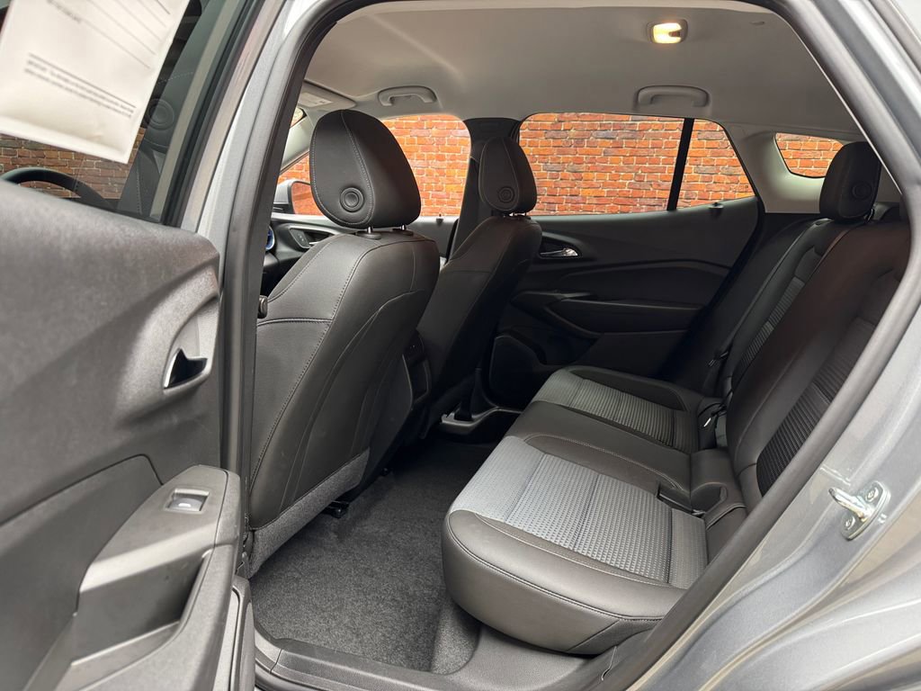 Used 2024 Chevrolet Trax LT w/ LT Convenience Package image 26