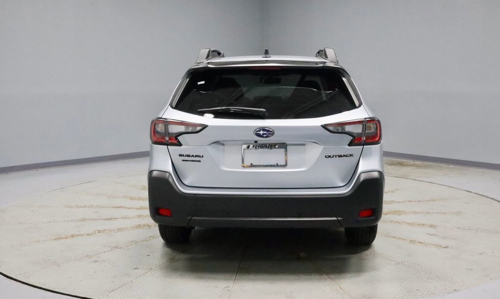 Used 2025 Subaru Outback Onyx Edition AWD/4WD image 4