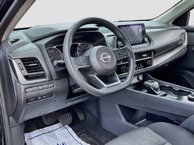 Used 2024 Nissan Rogue SV AWD/4WD image 9