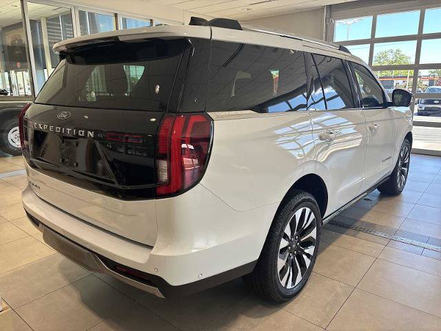 Certified 2025 Ford Expedition Platinum w/ Driver's Package AWD/4WD image 3