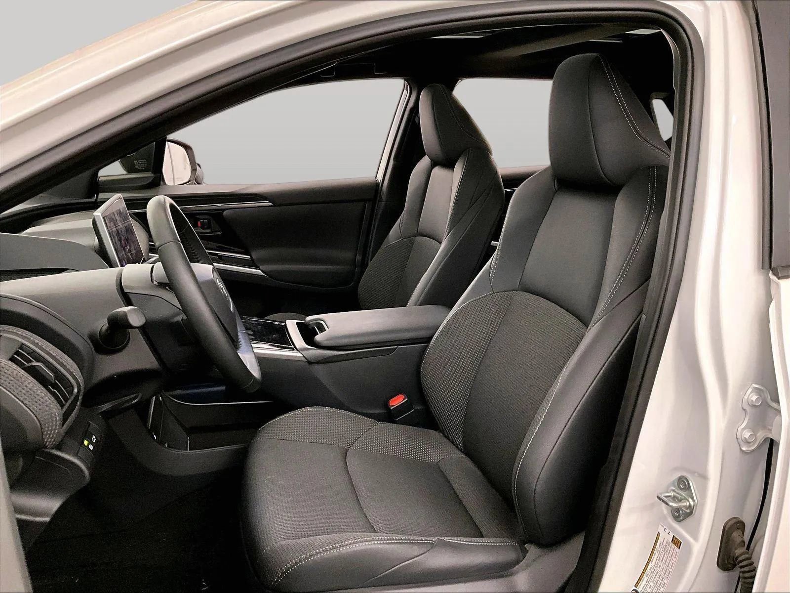 Used 2024 Toyota bZ4X AWD w/ Weather Package image 24