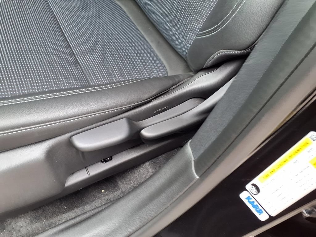Used 2025 Buick Envista Preferred FWD image 26