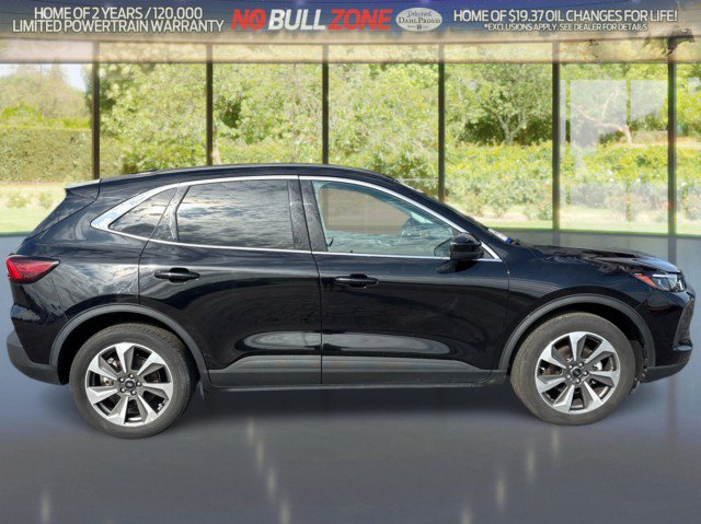 Certified 2025 Ford Escape Platinum AWD/4WD image 6