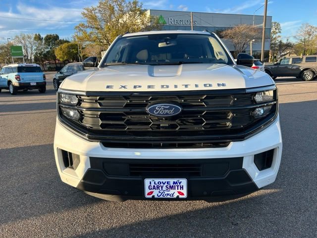 Certified 2025 Ford Expedition Active RWD image 3