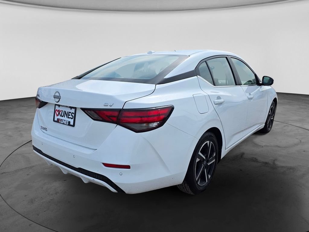 Used 2024 Nissan Sentra SV FWD image 9