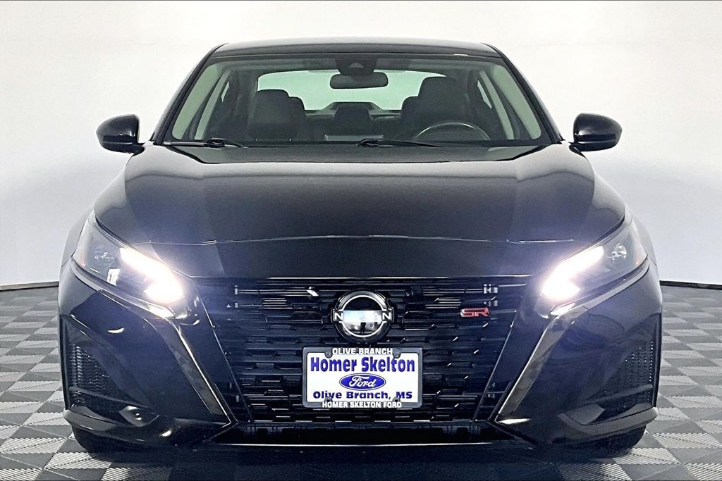Used 2024 Nissan Altima 2.5 SR FWD image 3