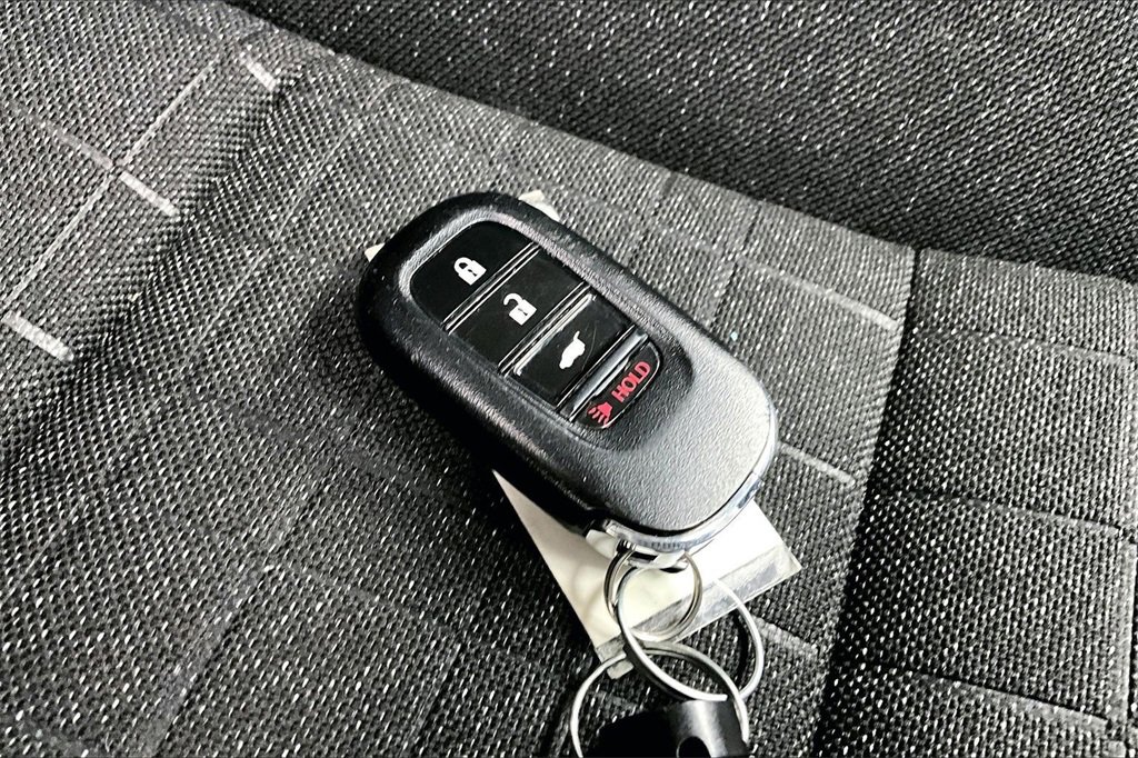 Used 2025 Honda HR-V LX image 11