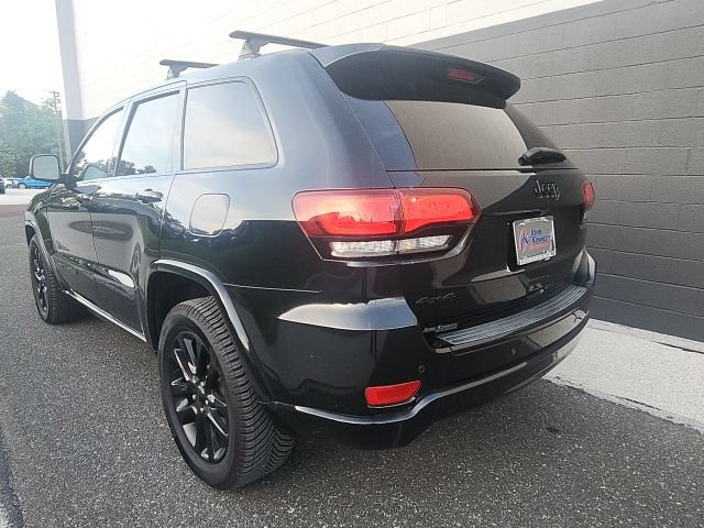 Used 2018 Jeep Grand Cherokee Altitude AWD/4WD image 4