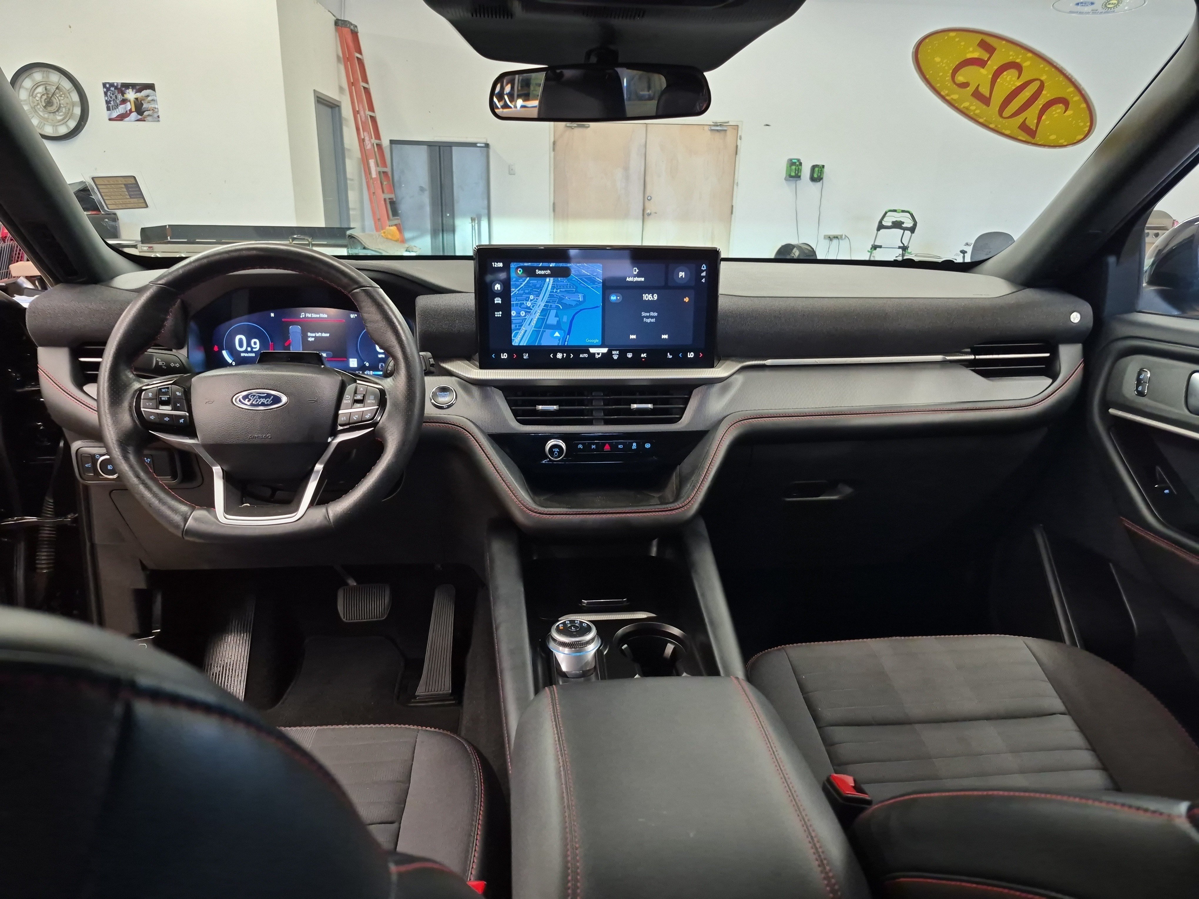 Certified 2025 Ford Explorer ST-Line w/ ST-Line Street Pack AWD/4WD image 21