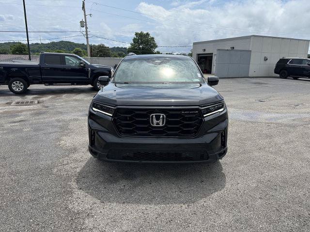 Used 2025 Honda Pilot Black Edition image 2