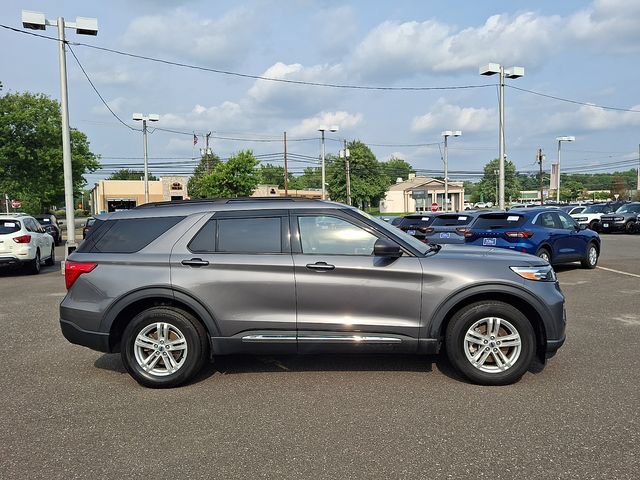 Certified 2023 Ford Explorer XLT w/ Equipment Group 202A AWD/4WD image 7