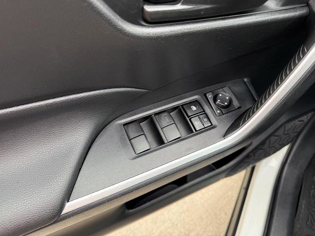 Used 2021 Toyota RAV4 LE image 14