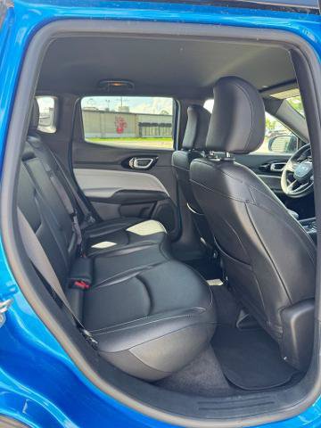 Used 2025 Jeep Compass Limited AWD/4WD image 12