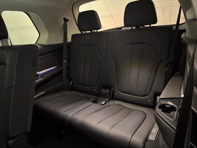 Used 2022 BMW X7 xDrive40i w/ Executive Package AWD/4WD image 33