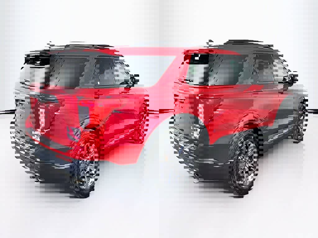 Certified 2023 Ford Explorer XLT w/ Equipment Group 202A image 25