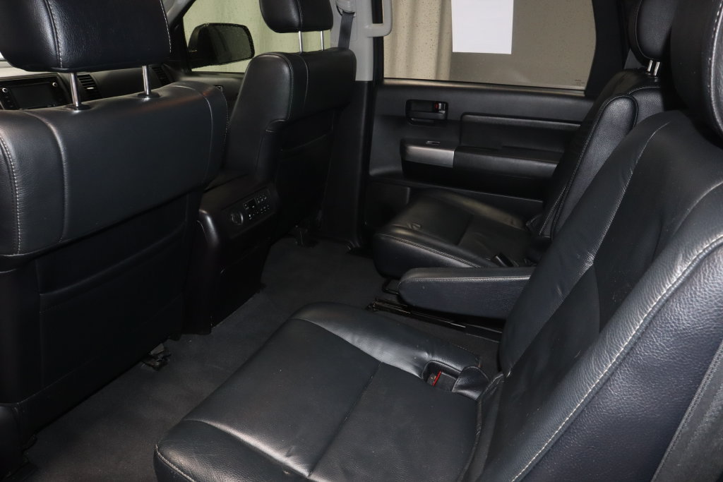 Used 2019 Toyota Sequoia TRD Sport w/ TRD Sport Premium Package AWD/4WD image 15