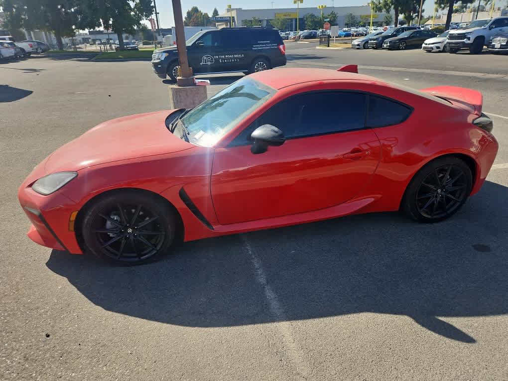 Used 2024 Toyota GR86 Premium RWD image 4