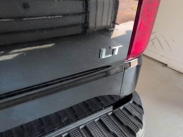 Used 2022 Chevrolet Silverado 1500 LT AWD/4WD image 33
