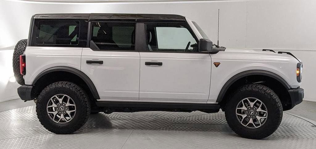 Certified 2025 Ford Bronco Badlands AWD/4WD image 2