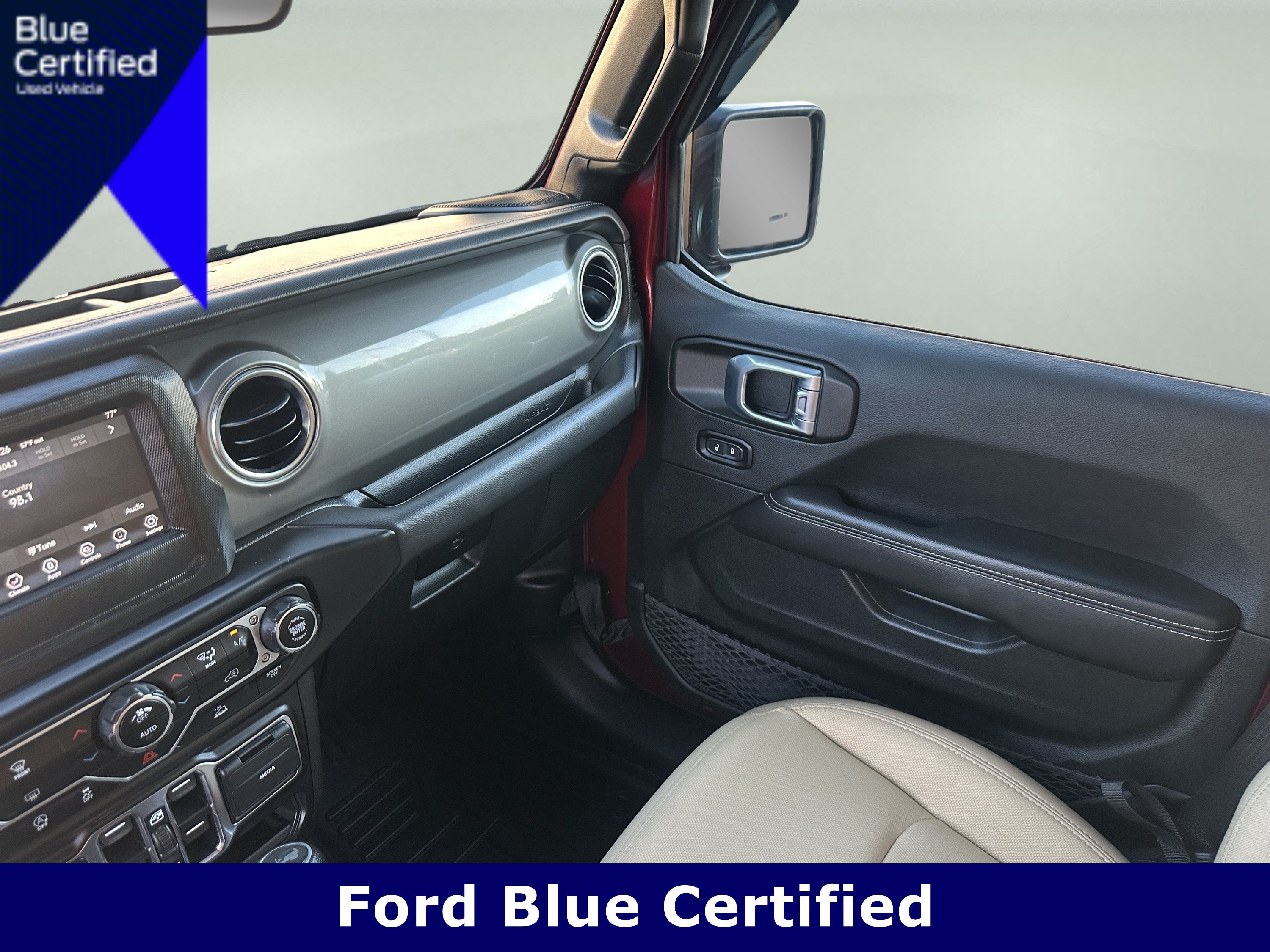 Used 2021 Jeep Wrangler Unlimited Sahara AWD/4WD image 16