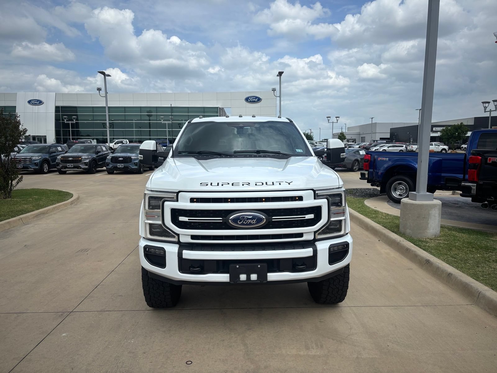 Certified 2022 Ford F250 Lariat w/ Tremor Off-Road Package AWD/4WD image 2