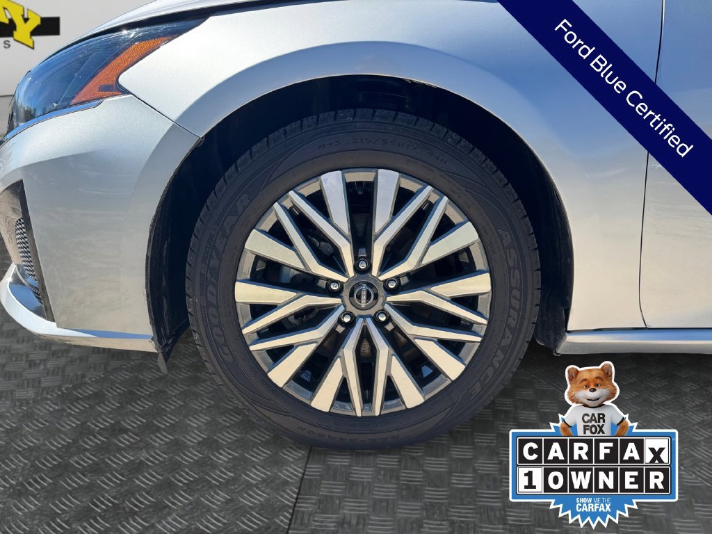 Used 2025 Nissan Altima 2.5 SV FWD image 19