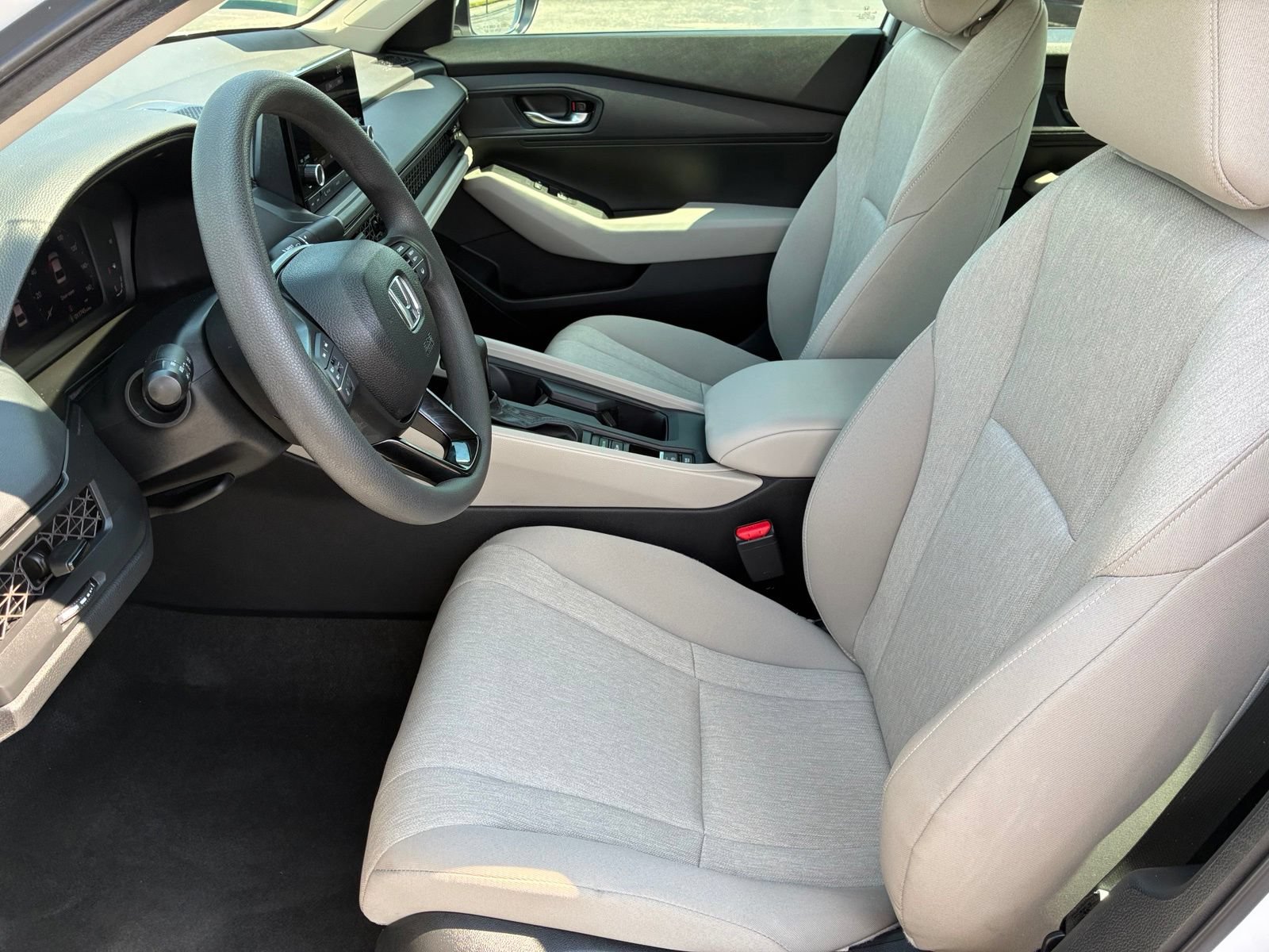 Used 2025 Honda Accord LX image 13