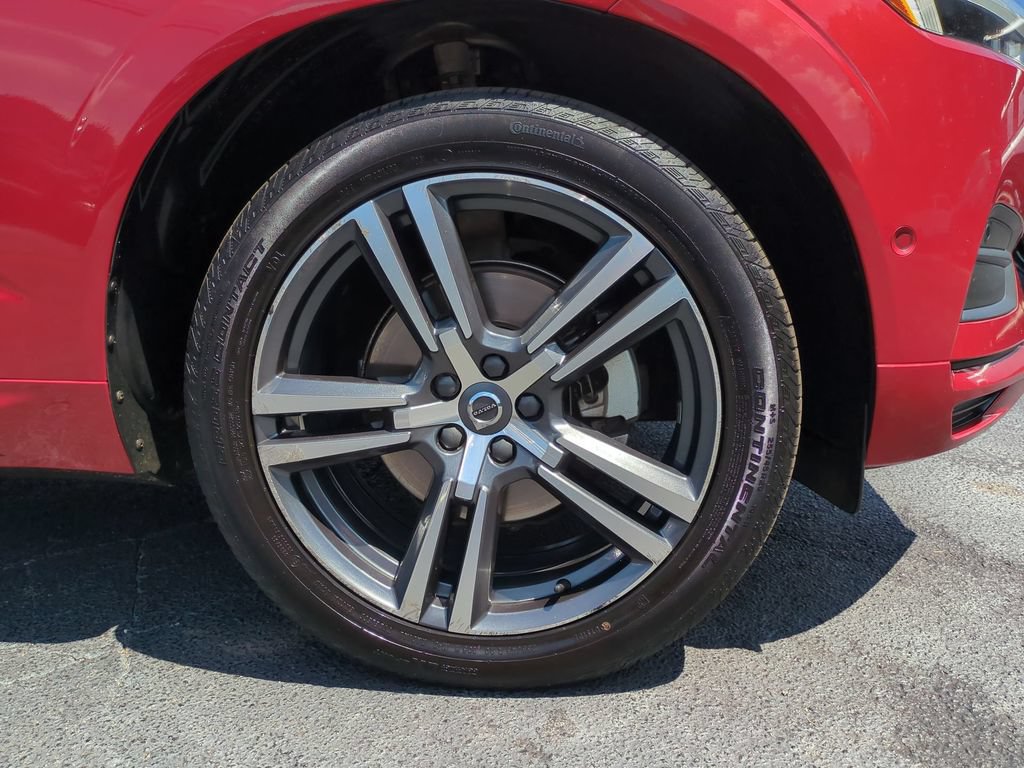 Used 2019 Volvo XC60 T5 Momentum w/ Multimedia Package AWD/4WD image 13