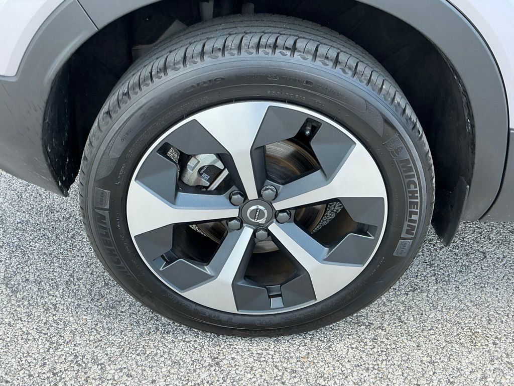 Used 2026 Volvo XC40 B5 Plus AWD/4WD image 22