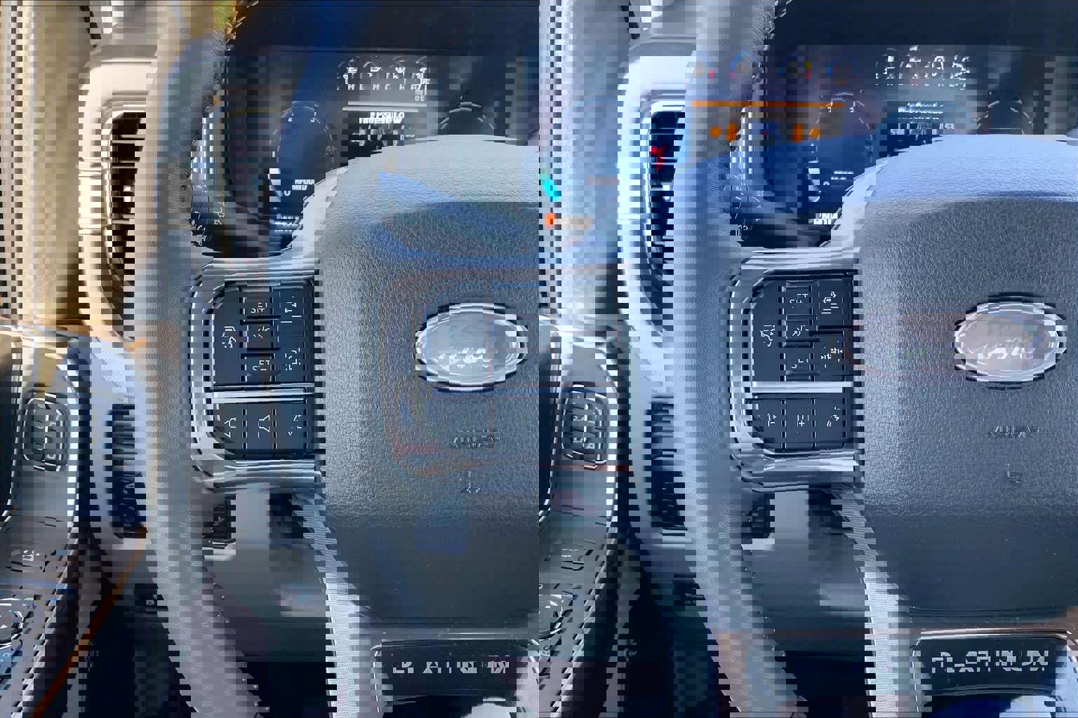 Certified 2025 Ford F350 Platinum w/ Platinum Plus Package image 23