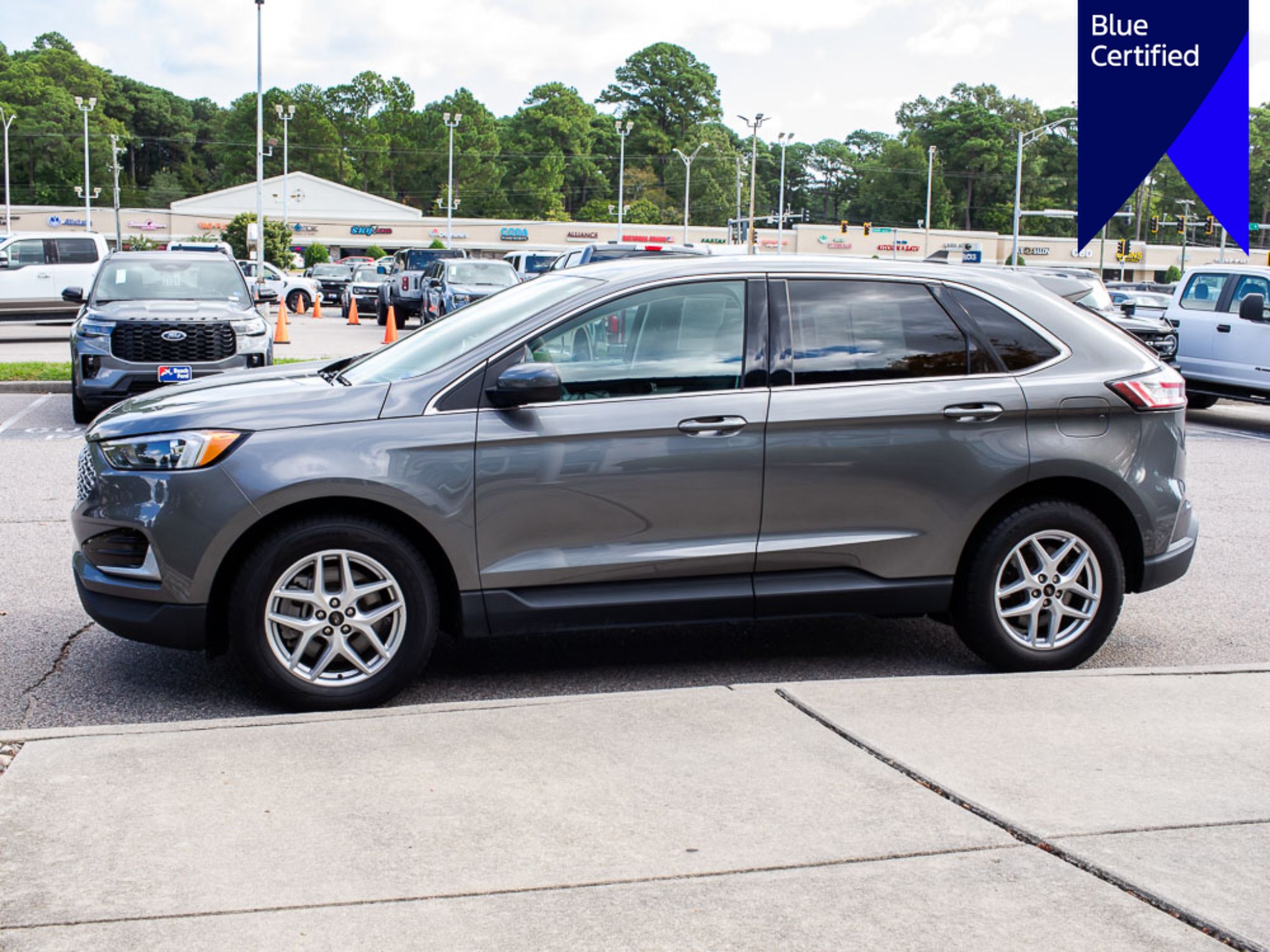 Certified 2024 Ford Edge SEL AWD/4WD image 3