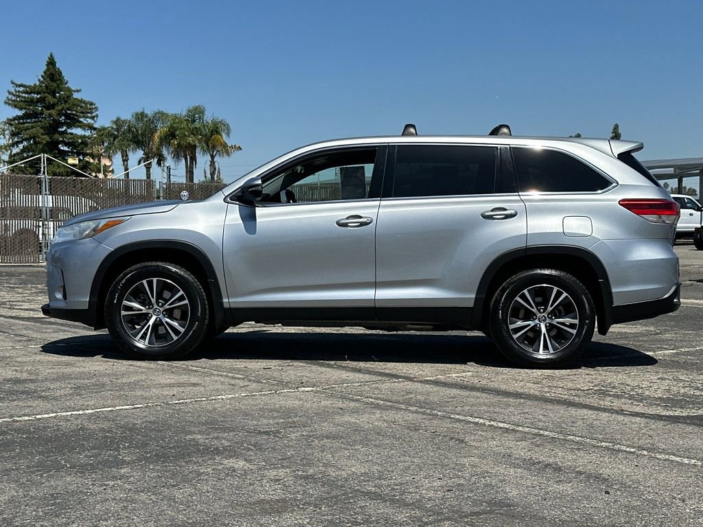 Used 2019 Toyota Highlander LE FWD image 6
