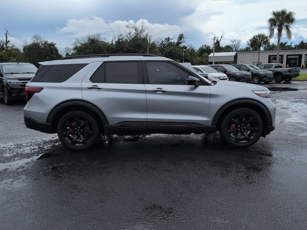 Certified 2022 Ford Explorer ST w/ ST Street Pack RWD image 2